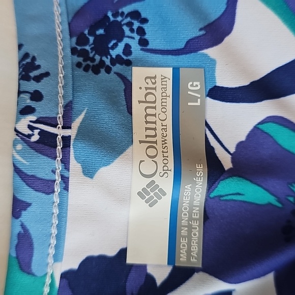 Floral Sleeveless Dress in Blue and White By Columbia Sportswear - Picture 3 of 8